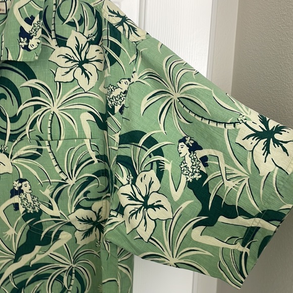 Extra large Tommy Bahama green floral print. - Picture 4 of 6